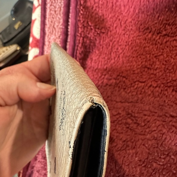 MCM bifold wallet in good condition. - Picture 7 of 8